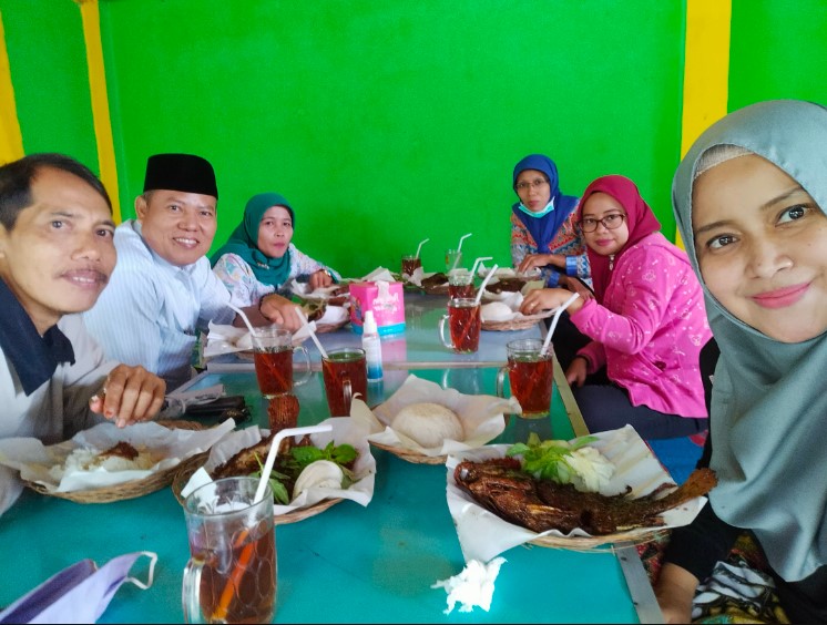 Evening Delights at Lesehan Purwodadi: Savor Delicious Meals at Cilacap's Heart